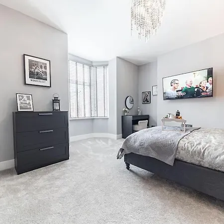 Luxury Townhouse In Workington