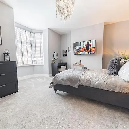 Luxury Townhouse In Workington