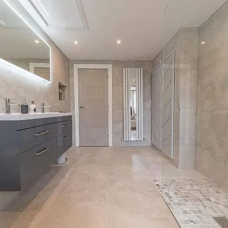 Luxury Townhouse In Holiday home Workington