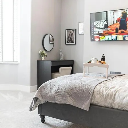 Holiday home Luxury Townhouse In