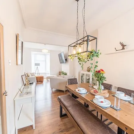 Luxury Townhouse In * Workington