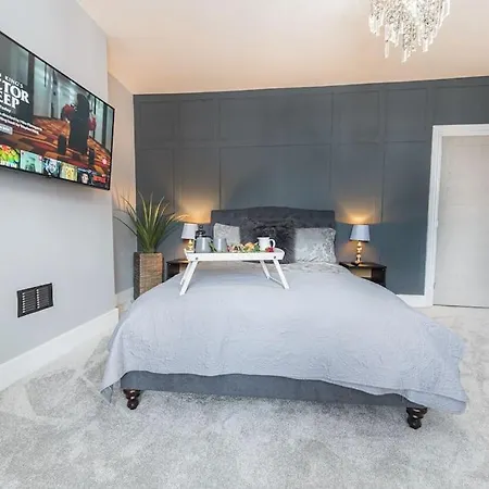 Luxury Townhouse In * Workington