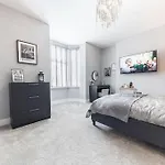 Luxury Townhouse In Workington