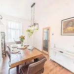 Luxury Townhouse In Workington